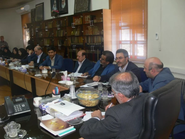 در راستای سازماندهی کارورزی دانشجومعلمان :

برگزاری شورای کارگروه کارورزی استان
 4