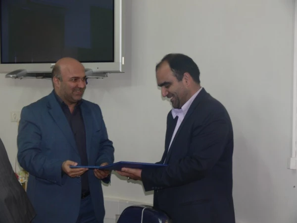 در راستای سازماندهی کارورزی دانشجومعلمان :

برگزاری شورای کارگروه کارورزی استان
 5