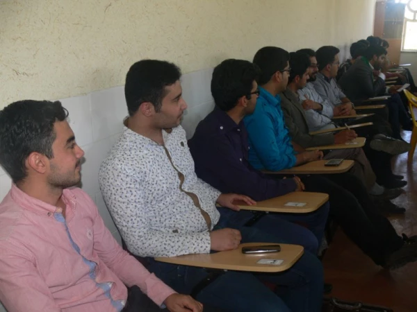 در راستای همکاری و هم اندیشی دانشجومعلمان پردیس های برادران و خواهران با نظارت دفتر نهاد رهبری :

برگزاری جلسه هم اندیشی سردبیران و اعضای نشریات دانشجویی دانشگاه فرهنگیان یزد 7