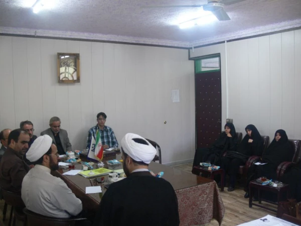 به منظور انسجام برنامه ها و راهکارهای آموزش قرآن در دانشگاه :

برگزاری اولین جلسه یکپارچه سازی فعالیت های قرآنی در پردیس های دانشگاه فرهنگیان یزد 4