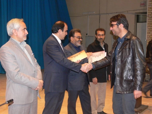 استاد فرجیان، معاون آموزشی، پژوهشی و فرهنگی پردیس در جمع دانشجومعلمان :

زمان برگزاری آزمون جامع مرداد ماه سال95خواهد بود.
 13