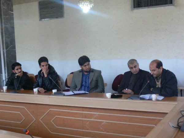 در راستای رسیدگی به امور دانشجومعلمان شاهد و ایثارگر:
نشست دانشجومعلمان شاهد وایثارگر پردیس شهیدان پاک نژاد با مسئولین بنیاد شهید و ایثارگران
 7
