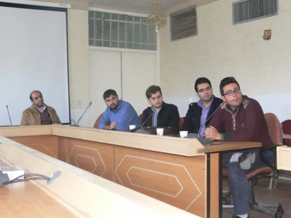 در راستای رسیدگی به امور دانشجومعلمان شاهد و ایثارگر:
نشست دانشجومعلمان شاهد وایثارگر پردیس شهیدان پاک نژاد با مسئولین بنیاد شهید و ایثارگران
 8