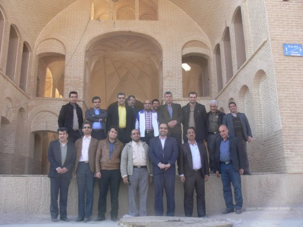 در آستانه ایام الله  دهه فجر با حضور در مزار شهدای معلم :

تجدید میثاق کارکنان دانشگاه فرهنگیان یزد  با آرمان های شهدا 
 10