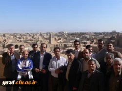 در آستانه ایام الله  دهه فجر با حضور در مزار شهدای معلم :

تجدید میثاق کارکنان دانشگاه فرهنگیان یزد  با آرمان های شهدا 
 11