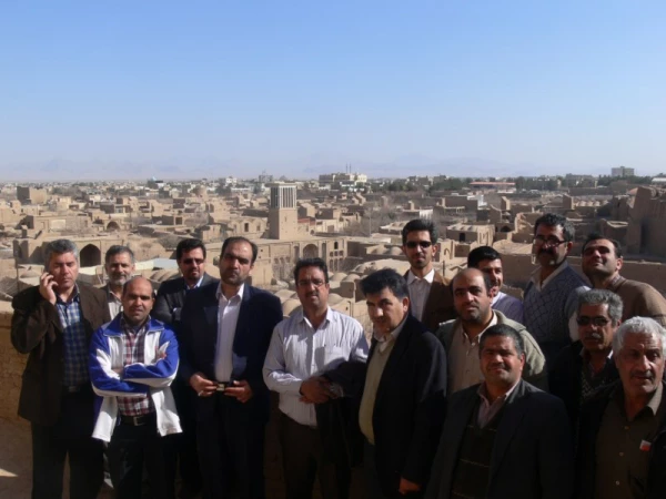 در آستانه ایام الله  دهه فجر با حضور در مزار شهدای معلم :

تجدید میثاق کارکنان دانشگاه فرهنگیان یزد  با آرمان های شهدا 
 11