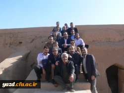 در آستانه ایام الله  دهه فجر با حضور در مزار شهدای معلم :

تجدید میثاق کارکنان دانشگاه فرهنگیان یزد  با آرمان های شهدا 
 13