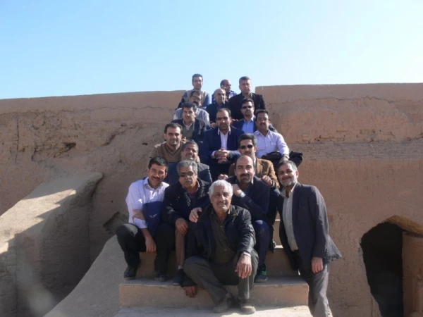 در آستانه ایام الله  دهه فجر با حضور در مزار شهدای معلم :

تجدید میثاق کارکنان دانشگاه فرهنگیان یزد  با آرمان های شهدا 
 13