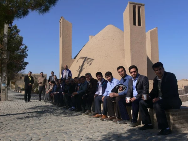 در آستانه ایام الله  دهه فجر با حضور در مزار شهدای معلم :

تجدید میثاق کارکنان دانشگاه فرهنگیان یزد  با آرمان های شهدا 
 17