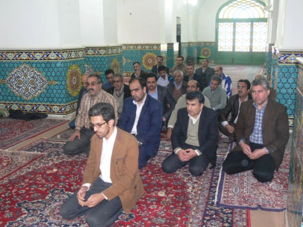 در آستانه ایام الله  دهه فجر با حضور در مزار شهدای معلم :

تجدید میثاق کارکنان دانشگاه فرهنگیان یزد  با آرمان های شهدا 
 18در آستانه ایام الله  دهه فجر با حضور در مزار شهدای معلم :

تجدید میثاق کارکنان دانشگاه فرهنگیان یزد  با آرمان های شهدا 
 19