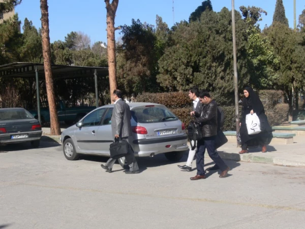 با پذیرش دانشجومعلمان و سرپرستان در پردیس شهیدان پاک نژاد یزد :

آغاز به کار دومین همایش کشوری دبیران شورای صنفی-رفاهی  دانشگاه فرهنگیان  6