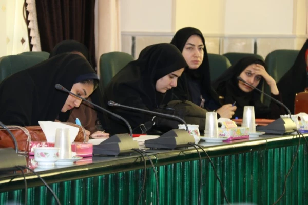 در روز دوم همایش کشوری دبیران شورای صنفی- رفاهی دانشگاه فرهنگیان برگزار شد:

کارگاه های آموزشی مشارکت و مسؤولیت پذیری؛ مهارت های زندگی و حقوق شهروندی
 7