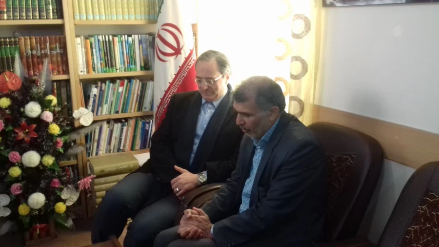 آیت الله ناصری در دیدار دکترمهرمحمدی ،سرپرست دانشگاه فرهنگیان:

دانشگاه تربیت معلم زمینه ساز ساختن جامعه فردا ایران اسلامی 
 4