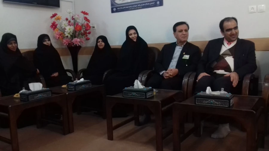 آیت الله ناصری در دیدار دکترمهرمحمدی ،سرپرست دانشگاه فرهنگیان:

دانشگاه تربیت معلم زمینه ساز ساختن جامعه فردا ایران اسلامی 
 6