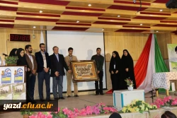 سرپرست دانشگاه فرهنگیان در مراسم اختتامیه همایش کشوری دبیران شورای صنفی-رفاهی دانشگاه فرهنگیان:

شوراهای صنفی، پلی از دانشجویی به شهروندی
 2