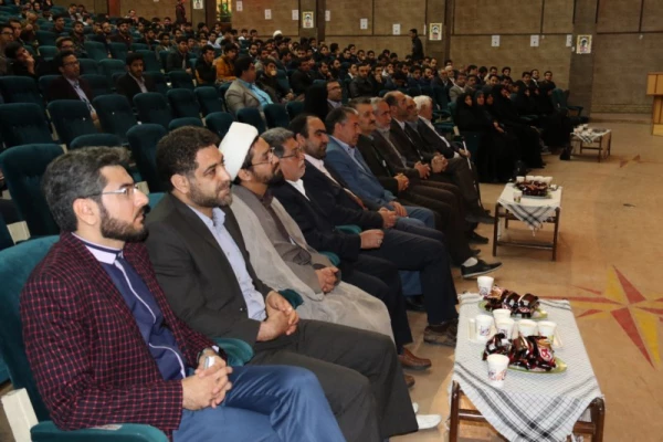 با همت بسیج دانشجویی دانشگاه برگزار شد :
اولین کنگره شهدای دانشجو معلم دانشگاه فرهنگیان یزد 
 10