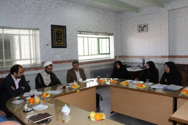 در پردیس حضرت فاطمه الزهرا(س)  برگزار شد :

هفتمین جلسه شورای فرهنگی و اجتماعی دانشگاه فرهنگیان استان یزد
 8