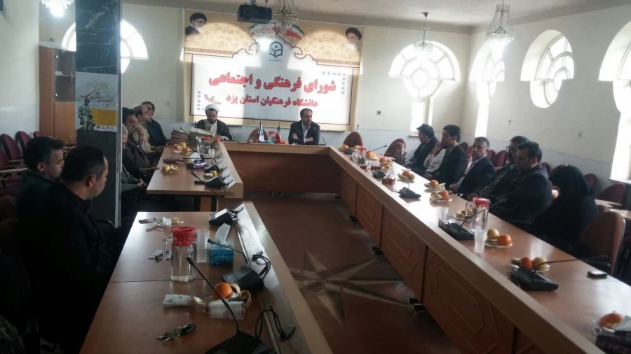 در نشستی صمیمانه از زحمات یک ساله همکاران پردیس های استانی تقدیر به عمل آمد. 3