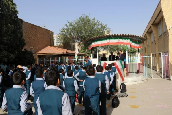 به پاس اجرای هنرمندانه در مراسم اختتامیه جشنواره قرآن و عترت: 

تقدیر و تجلیل از عوامل اجرایی و دانش آموزان گرود سرود دبستان شاهد خرم نژاد
 8