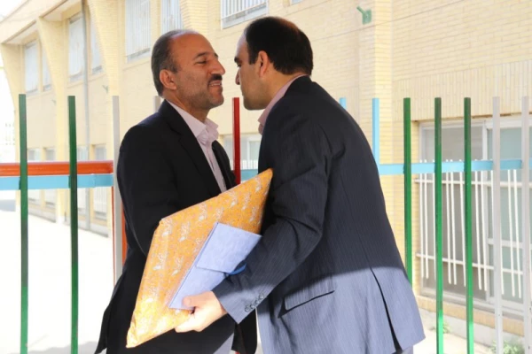 به پاس اجرای هنرمندانه در مراسم اختتامیه جشنواره قرآن و عترت: 

تقدیر و تجلیل از عوامل اجرایی و دانش آموزان گرود سرود دبستان شاهد خرم نژاد
 16