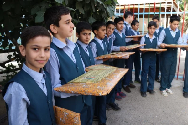 به پاس اجرای هنرمندانه در مراسم اختتامیه جشنواره قرآن و عترت: 

تقدیر و تجلیل از عوامل اجرایی و دانش آموزان گرود سرود دبستان شاهد خرم نژاد
 18