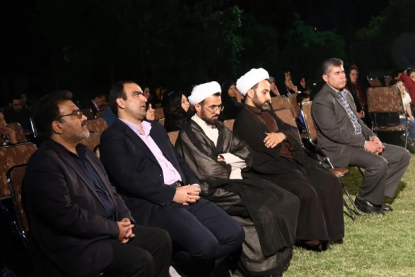 مراسم تجلیل از کادراجرایی برگزارکننده جشنواره قرآن و عترت   8