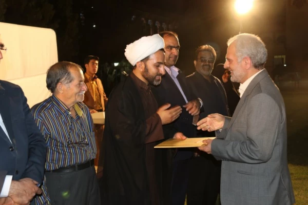 مراسم تجلیل از کادراجرایی برگزارکننده جشنواره قرآن و عترت   32