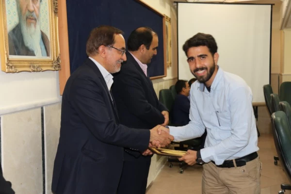 تقدیر و تجلیل از کادر اجرایی دانشجویی بیست و ششمین جشنواره کشوری قرآن و عترت دانشجومعلمان دانشگاه فرهنگیان 16