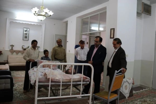 عیادت از همکار فرهنگی بیمار
 5