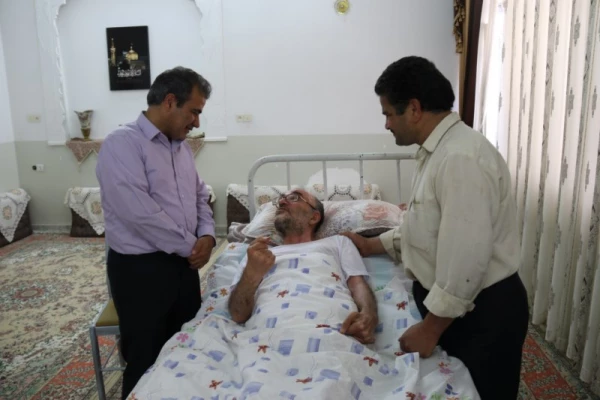 عیادت از همکار فرهنگی بیمار
 8