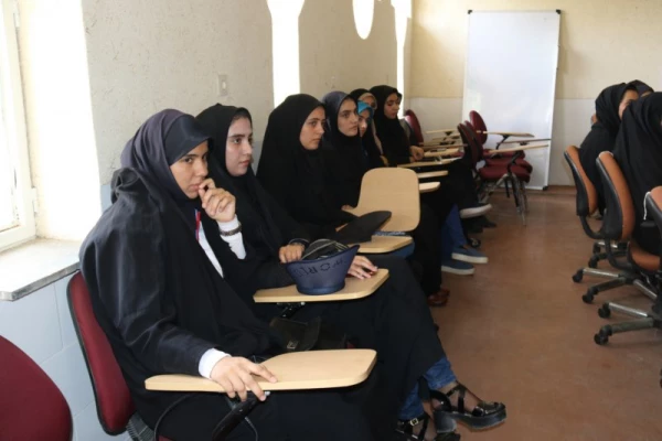 جلسه تودیع ومعارفه دبیران کانون های دانشجویی هلال احمر پردیس های استانی 6