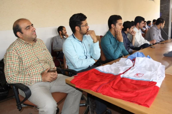 جلسه تودیع ومعارفه دبیران کانون های دانشجویی هلال احمر پردیس های استانی 8