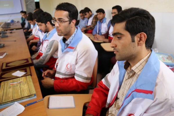 جلسه تودیع ومعارفه دبیران کانون های دانشجویی هلال احمر پردیس های استانی 9