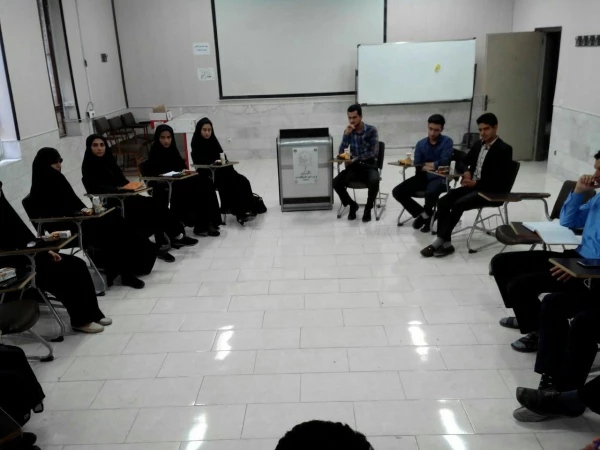 با حضور مسئول دفتر نهاد مقام معظم رهبری در دانشگاه فرهنگیان یزد برگزار شد:

جلسه توجیهی شروع به کار شماره چهارم نشریه فرهنگیان یزد 2