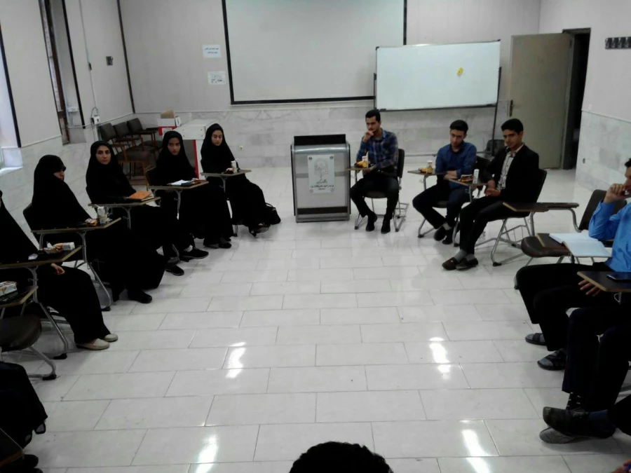 با حضور مسئول دفتر نهاد مقام معظم رهبری در دانشگاه فرهنگیان یزد برگزار شد:

جلسه توجیهی شروع به کار شماره چهارم نشریه فرهنگیان یزد 2