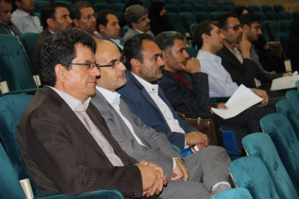 به میزبانی پردیس شهیدان پاک نژاد برگزار شد:

برگزاری اولین جلسه گروه های آموزشی با حضور اساتید پردیس استانی دانشگاه فرهنگیان یزد در سال تحصیلی جدید 
 6