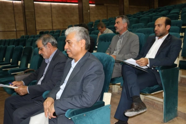 به میزبانی پردیس شهیدان پاک نژاد برگزار شد:

برگزاری اولین جلسه گروه های آموزشی با حضور اساتید پردیس استانی دانشگاه فرهنگیان یزد در سال تحصیلی جدید 
 8