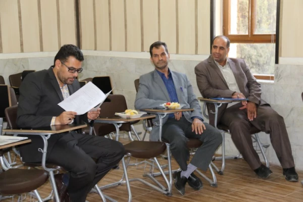 به میزبانی پردیس شهیدان پاک نژاد برگزار شد:

برگزاری اولین جلسه گروه های آموزشی با حضور اساتید پردیس استانی دانشگاه فرهنگیان یزد در سال تحصیلی جدید 
 16