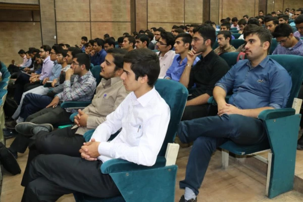 آیت الله  ناصری در مراسم آغاز سال تحصیلی دانشجومعلمان دانشگاه فرهنگیان یزد:

شما معلمان و هدایتگران فرزندان این جامعه هستید و ساختار علمی، عقیدتی، فکری و رشد عقلانی دانش آموزان این مرزوبوم به دست شما عزیزان است.
 2