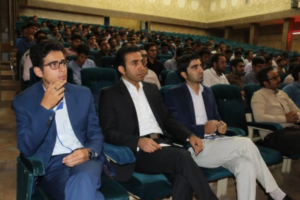 آیت الله  ناصری در مراسم آغاز سال تحصیلی دانشجومعلمان دانشگاه فرهنگیان یزد:

شما معلمان و هدایتگران فرزندان این جامعه هستید و ساختار علمی، عقیدتی، فکری و رشد عقلانی دانش آموزان این مرزوبوم به دست شما عزیزان است. 2