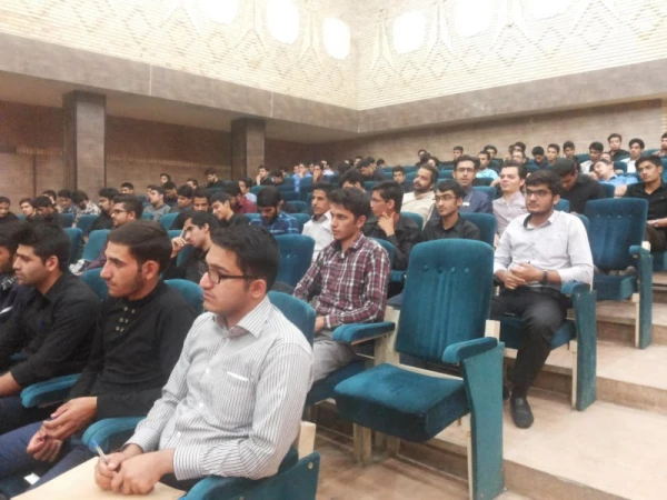 با حضور معاون آموزش متوسطه اداره کل آموزش و پرورش یزد برگزار شد:

کارگاه آموزشی تبیین سند تحول بنیادین آموزش و پرورش
 7