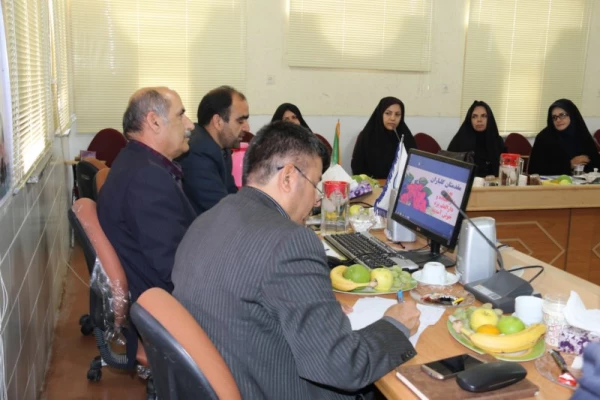 به میزبانی پردیس شهیدان پاک نژاد یزد برگزار شد:

جلسه شورای روسای پردیس ها و مراکز آموزش عالی منطقه 7 کشوری دانشگاه فرهنگیان
 6