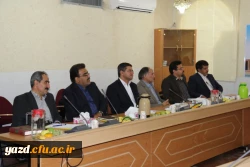 به میزبانی پردیس شهیدان پاک نژاد یزد برگزار شد:

جلسه شورای روسای پردیس ها و مراکز آموزش عالی منطقه 7 کشوری دانشگاه فرهنگیان
 7