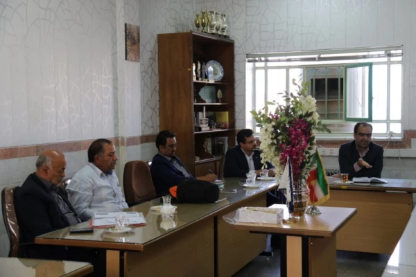 در پردیس فاطمه الزهرا(س) برگزار شد:

نشست صمیمانه مدیر استانی دانشگاه با کارکنان پردیس خواهران
 4