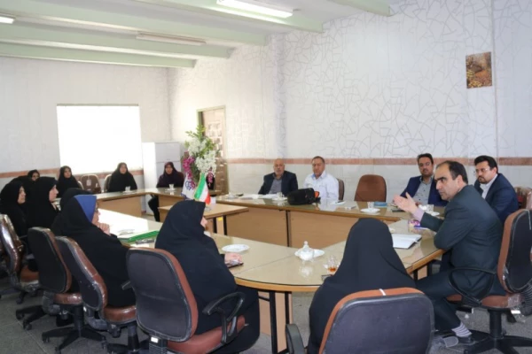 در پردیس فاطمه الزهرا(س) برگزار شد:

نشست صمیمانه مدیر استانی دانشگاه با کارکنان پردیس خواهران
 5