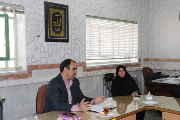 در پردیس فاطمه الزهرا(س) برگزار شد:

نشست صمیمانه مدیر استانی دانشگاه با کارکنان پردیس خواهران
 11