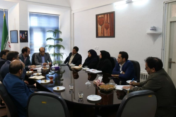 در راستای اجرایی کردن تفاهم نامه بین دانشگاه فرهنگیان و کانون پرورش فکری :
نشست مسئولان دانشگاه فرهنگیان استان یزد با کانون پرورش فکری کودکان و نوجوانان 
 3