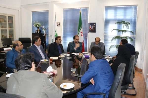 در راستای اجرایی کردن تفاهم نامه بین دانشگاه فرهنگیان و کانون پرورش فکری :
نشست مسئولان دانشگاه فرهنگیان استان یزد با کانون پرورش فکری کودکان و نوجوانان 
 4