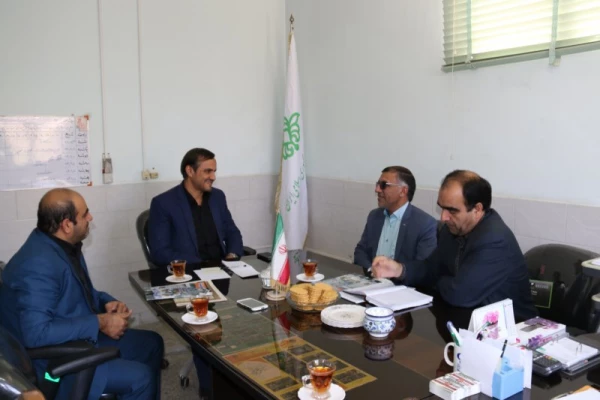 در نشست مشترک مسئولان دانشگاه با ریاست سازمان دانش آموزی یزد تاکید گردید:

افزایش تعاملات در زمینه فعالیت های فرهنگی و اجتماعی 
 4