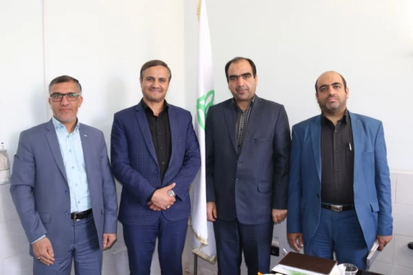 در نشست مشترک مسئولان دانشگاه با ریاست سازمان دانش آموزی یزد تاکید گردید:

افزایش تعاملات در زمینه فعالیت های فرهنگی و اجتماعی 
 7